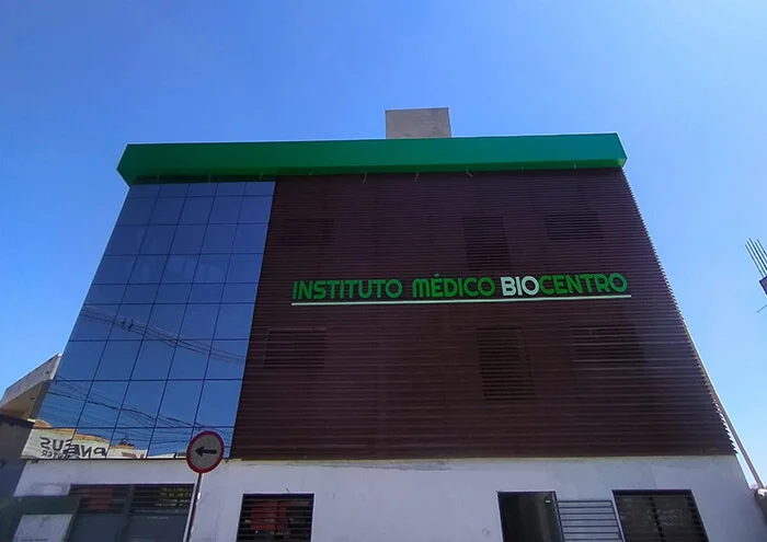 Instituto Médico Biocentro — Fachada comercial